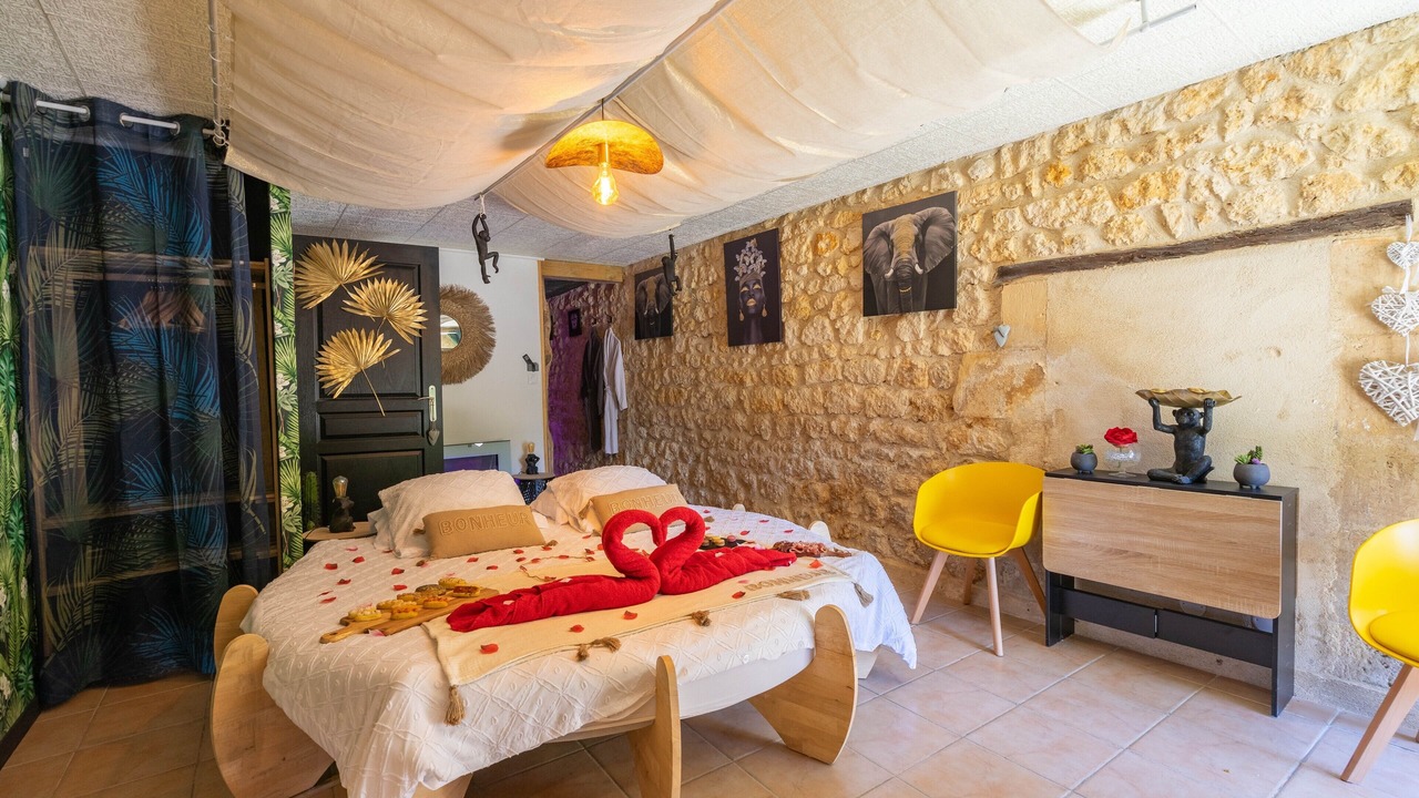 Photo of Bedroom in Saint-Genis-de-Saintonge