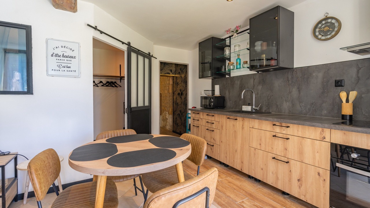Photo of Kitchen in Saint-Genis-de-Saintonge