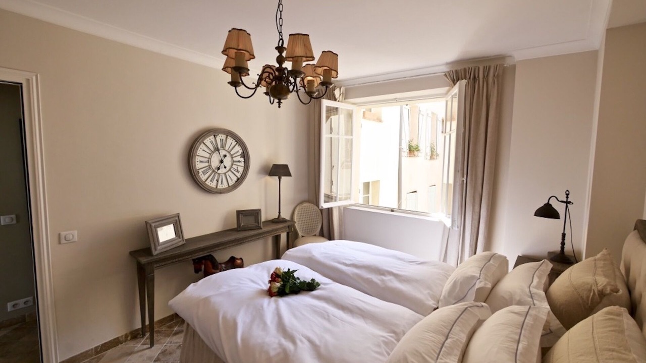 Photo of Bedroom in Antibes City Centre