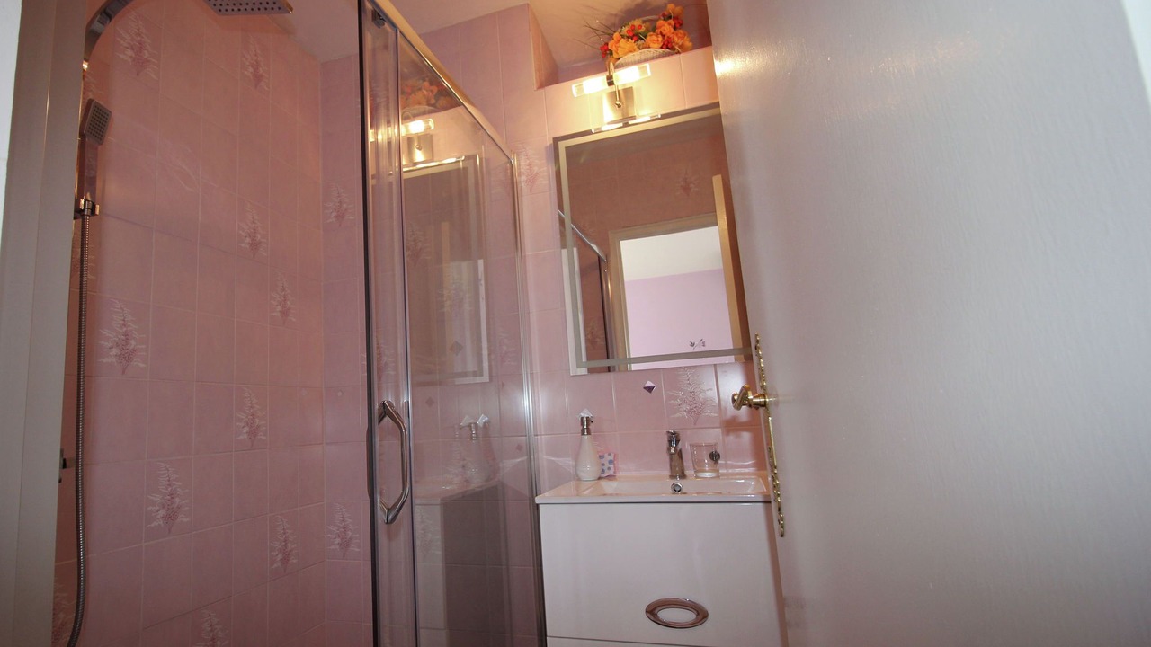 Photo of Bathroom in Bagnols-en-Foret