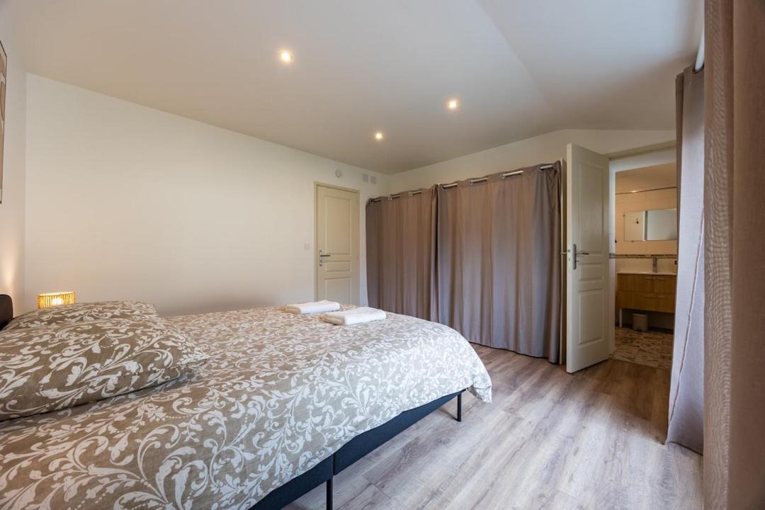 Photo of Bedroom in Roaillan