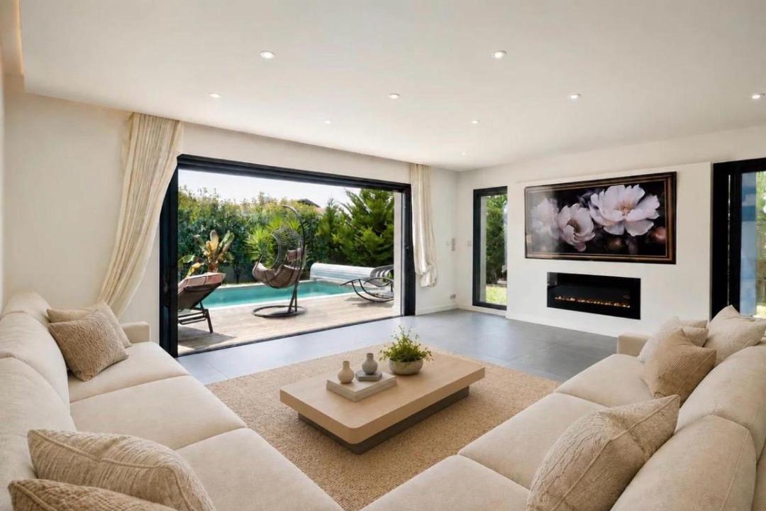 Photo of Livingroom in Arbonne