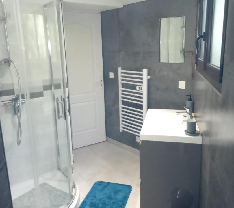 Photo of Bathroom in Salignac-de-Mirambeau