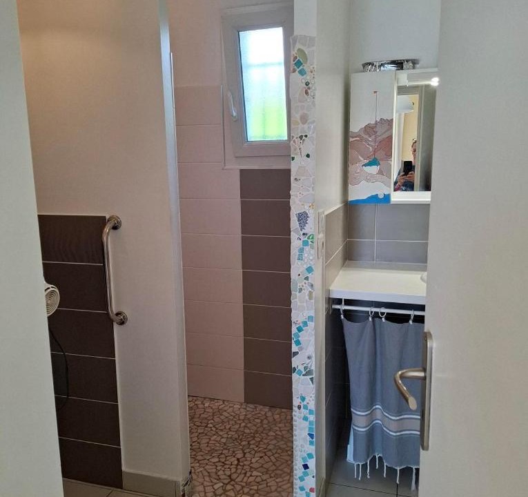 Photo of Bathroom in La Couarde-sur-Mer