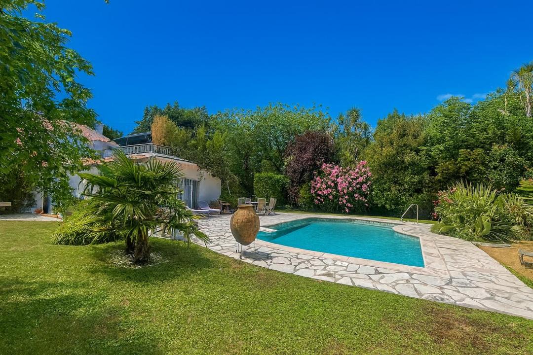 Photo of Others in Roquefort-les-Pins