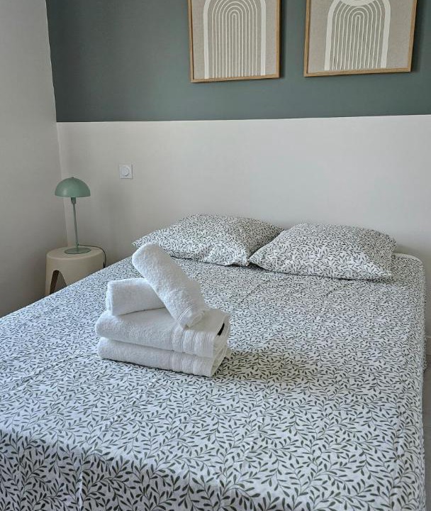 Photo of Bedroom in Saint-Ciers-Champagne