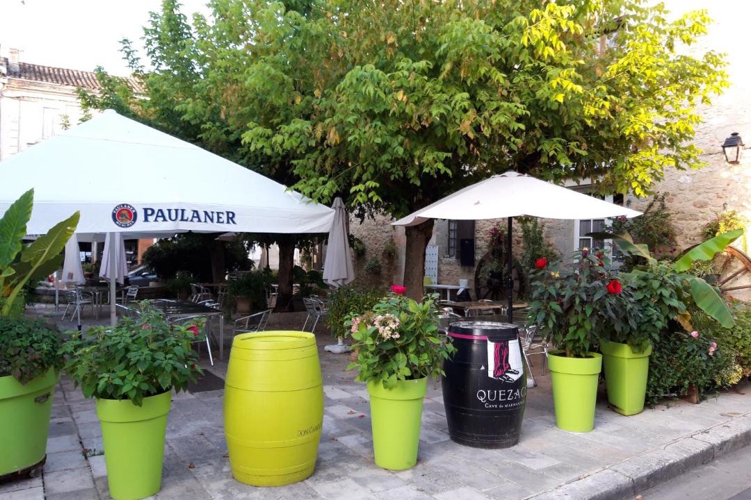 Photo of Others in Duras