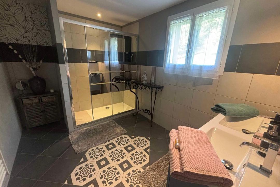 Photo of Bathroom in Caille
