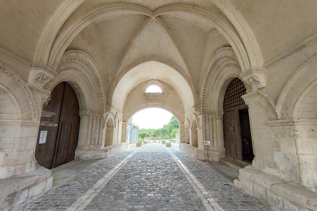 Photo of Others in Pons