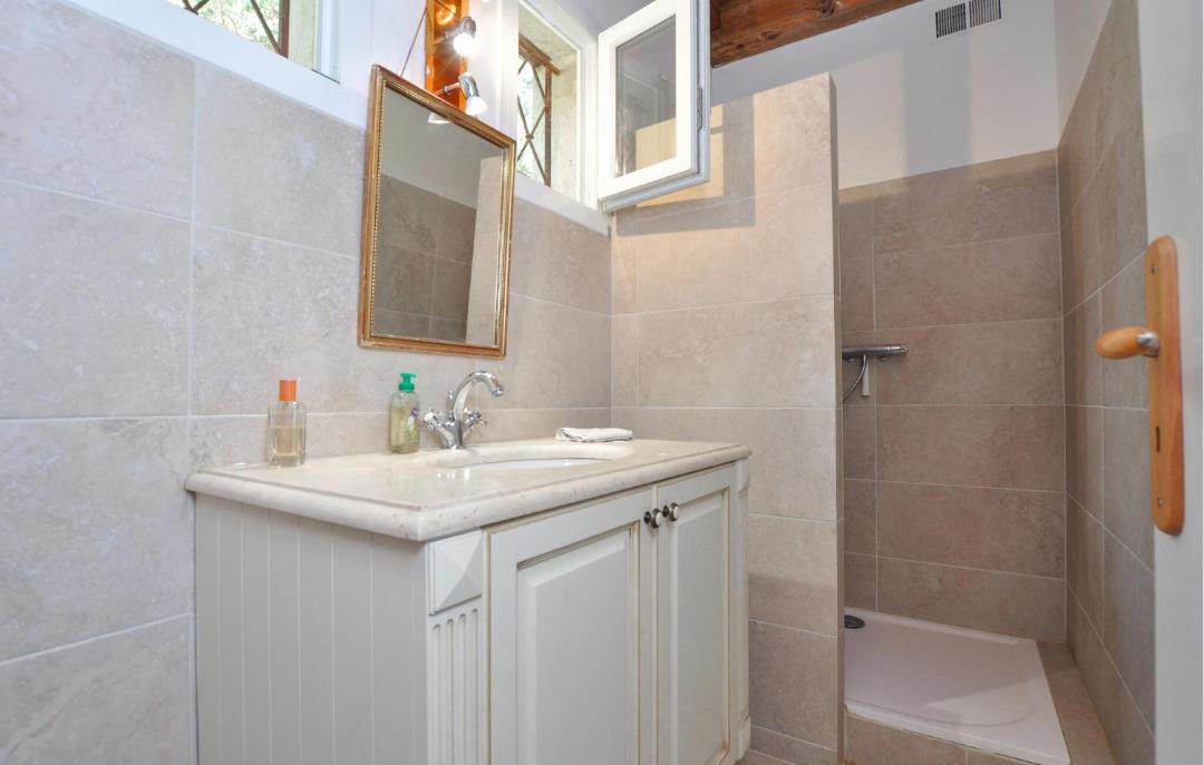 Photo of Bathroom in Andon