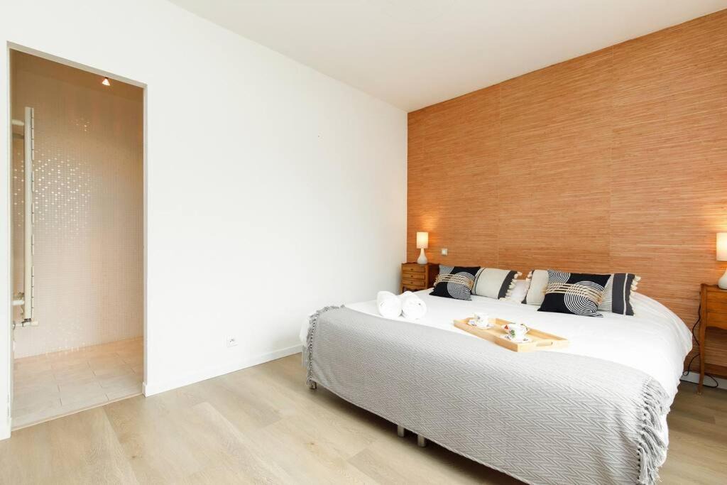 Photo of Bedroom in Roquefort-les-Pins