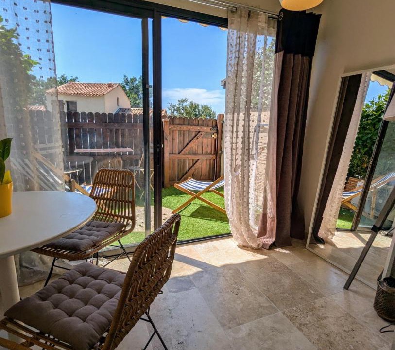Photo of Patio Balcony in Saint-Vallier-de-Thiey