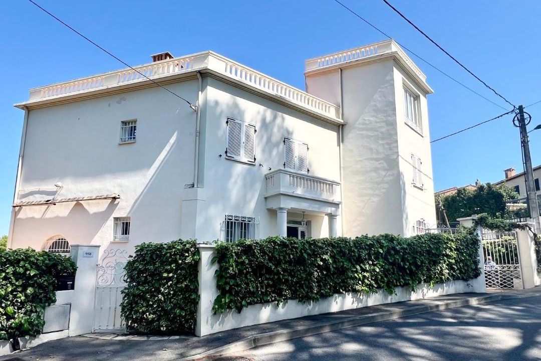 Photo of Buildings in Bastide Giraud