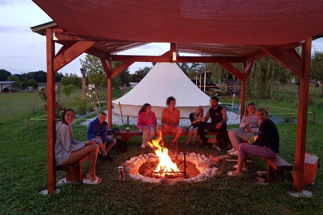 Photo of Others in Pouillon