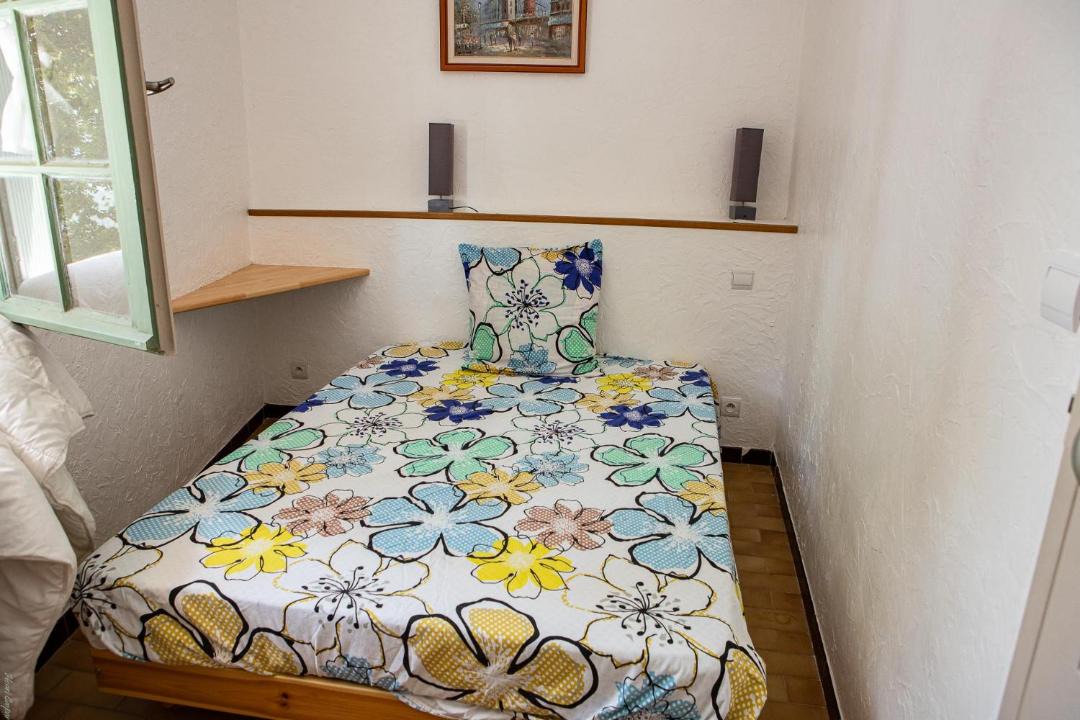 Photo of Bedroom in Revest-les-Roches