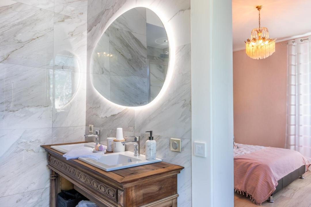 Photo of Others in La Chambre