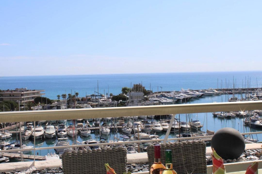 Photo of Patio Balcony in Villeneuve Loubet Beach