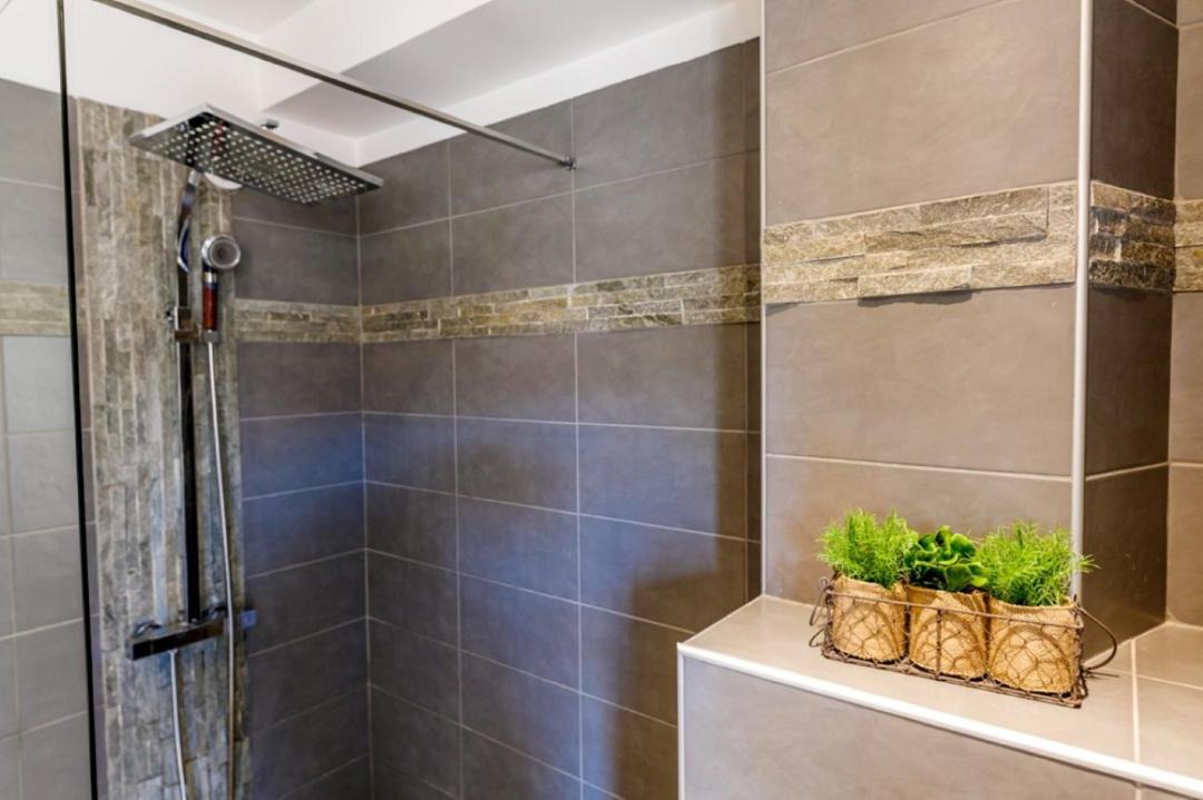 Photo of Bathroom in Carre d'Or