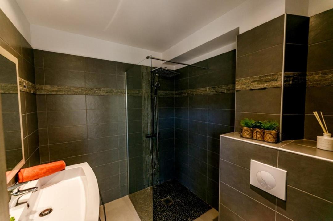Photo of Bathroom in Carre d'Or