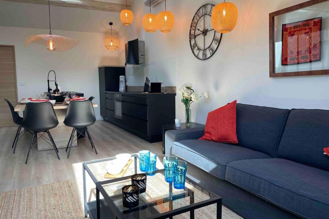 Photo of Livingroom in Prado - Republique