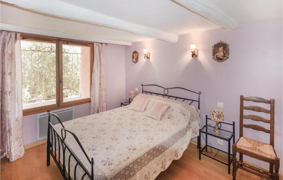 Photo of Bedroom in Porcio