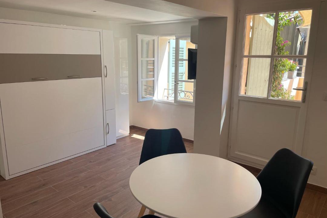 Photo of Livingroom in Old Town