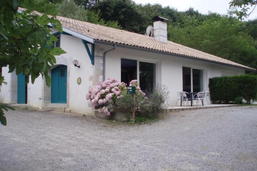 Photo of Buildings in Orist