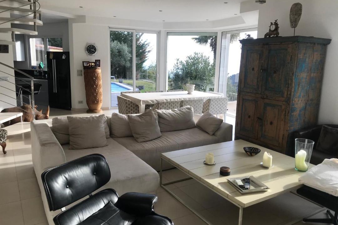 Photo of Livingroom in Castillon