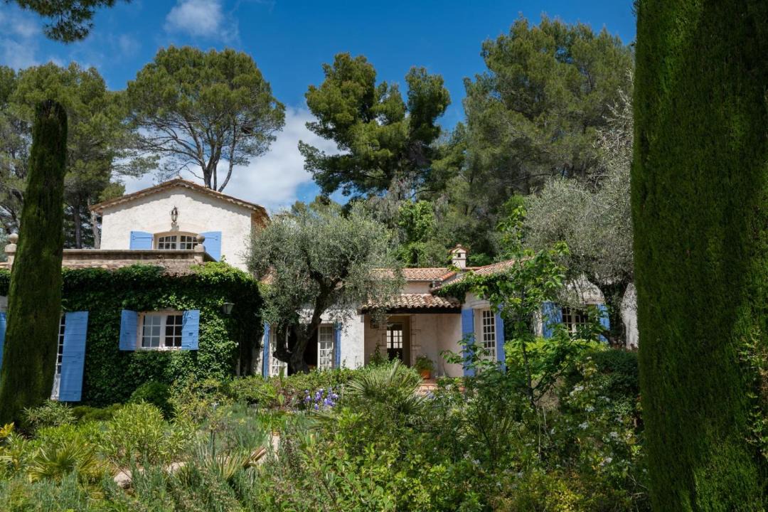 Photo of Buildings in Roquefort-les-Pins