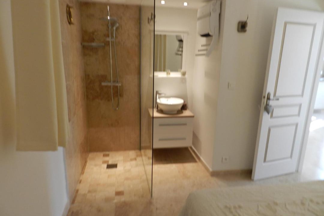 Photo of Bathroom in Gassin