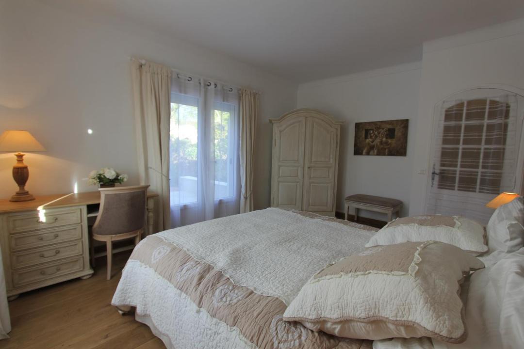 Photo of Bedroom in Saint-Jacques
