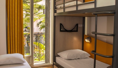 Bed in 6-Bed Female Dormitory with Ensuite Shower - Shared Toilets