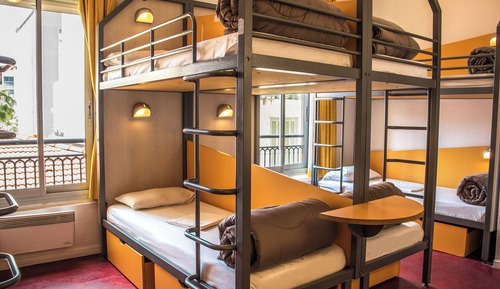 Room for 8 People with Ensuite Shower - Shared Toilets