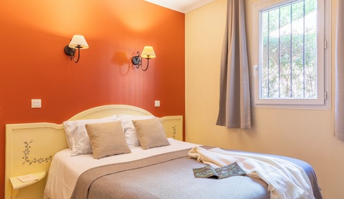 Apartment for 4 People - 1 Bedroom - Terrace or Balcony