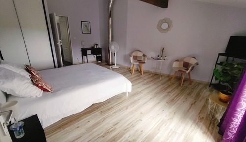Comfort Room, Garden View