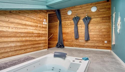 King Room with Spa Bath