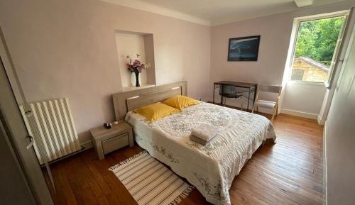 Queen Room with Shared Bathroom