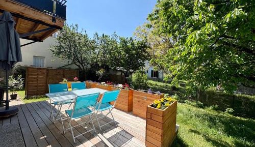 One-Bedroom Apartment with Garden View