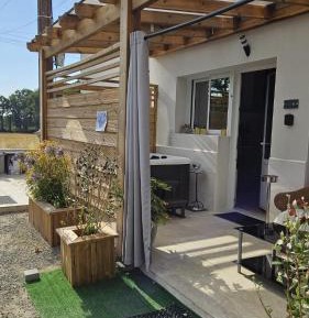 Deluxe One-Bedroom Apartment with Garden View