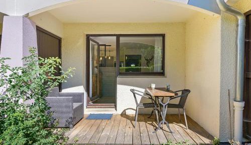 One-Bedroom Apartment with Garden View