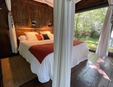 Deluxe Suite with Spa Bath