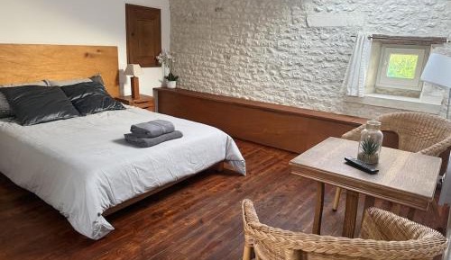 Deluxe Double Room (2 Adults + 1 Child)