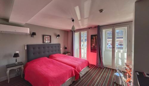 Twin Room with City View