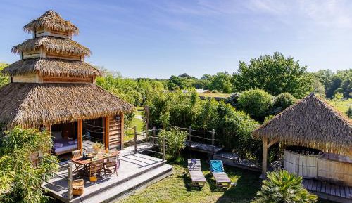 Cabane indonésienne avec spa