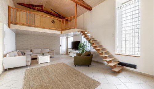 Six-Bedroom Holiday Home
