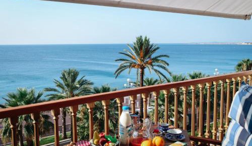 One-Bedroom Apartment with Sea View