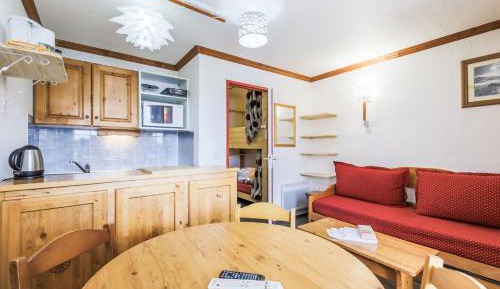 Select One-Bedroom Apartment (6 People)