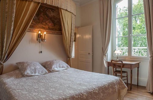 Bourges Bed & Breakfast | L'Oustal