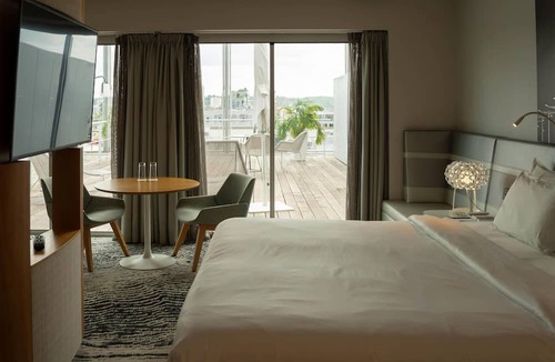 Bassins a Flot Hotel | Radisson Blu Bordeaux