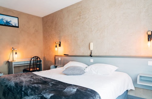 Argeles Gazost Hotel | Hôtel du Soleil Levant